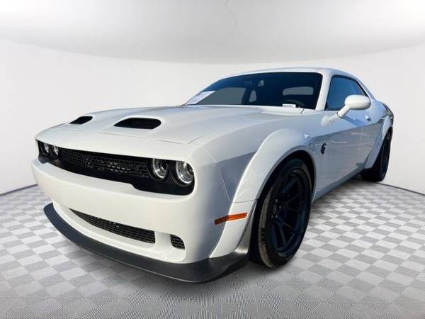 Dodge Challenger with VIN: 2C3CDZL97NH226320