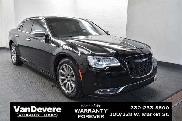 Chrysler 300 with VIN: 2C3CCAAG8JH320044