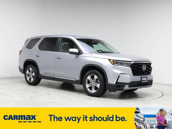 Honda Pilot with VIN: 5FNYG1H42PB058859