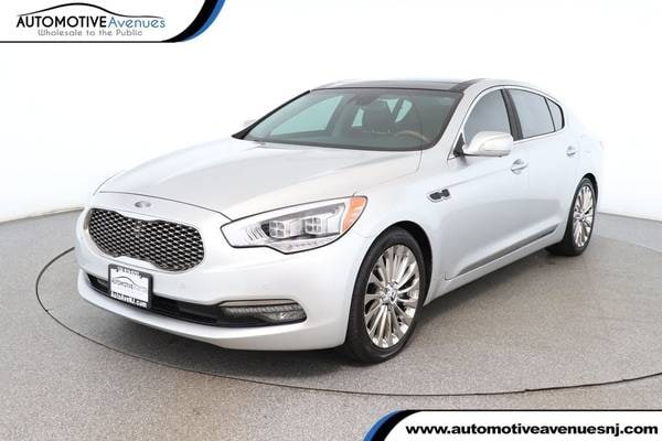 Kia K900 with VIN: KNALW4D47H6035642