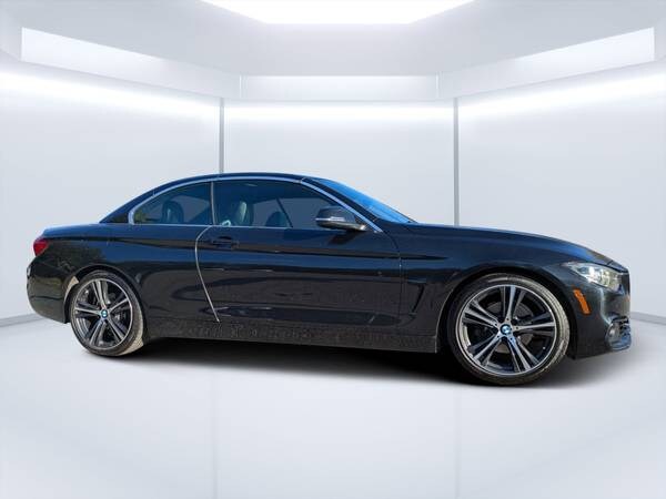 BMW 4 Series with VIN: WBA4Z1C09LEE52058