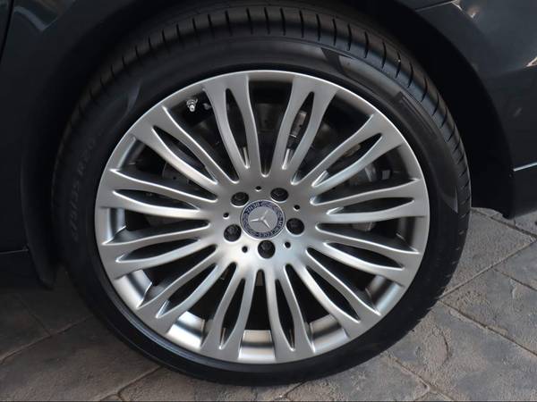Mercedes-Benz Maybach with VIN: WDDUX7GB2GA165703