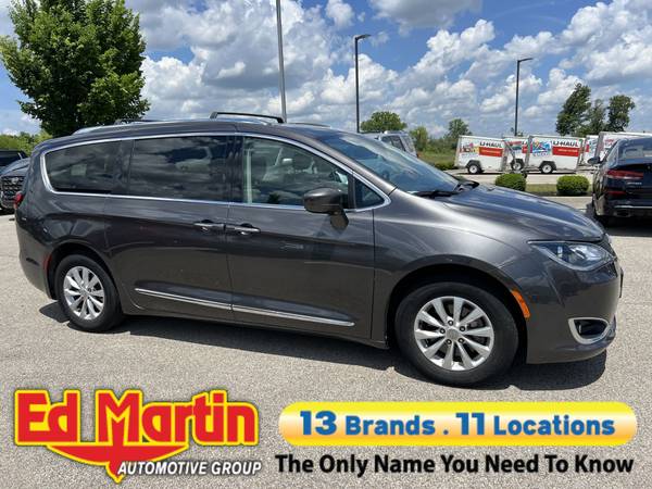Chrysler Pacifica with VIN: 2C4RC1BG1JR229051
