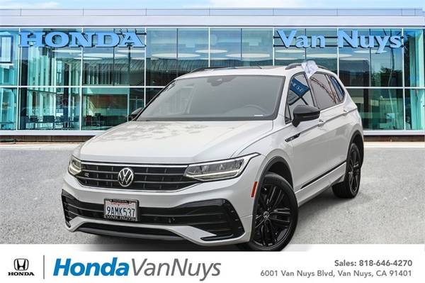 Volkswagen Tiguan with VIN: 3VVCB7AXXNM070896