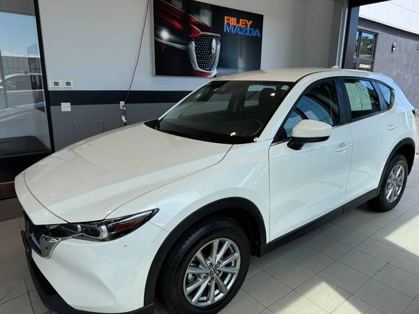 Mazda CX-5 with VIN: JM3KFBAM5N0561040