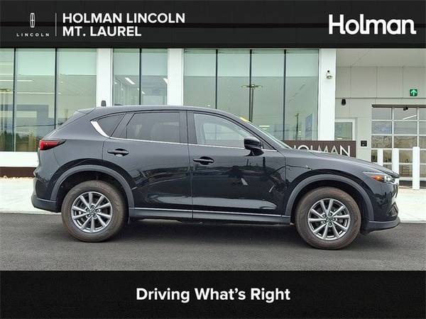 Mazda CX-5 with VIN: JM3KFBBMXN0560853