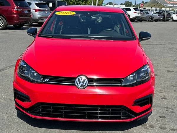Volkswagen Golf R with VIN: WVWVF7AU3JW094064