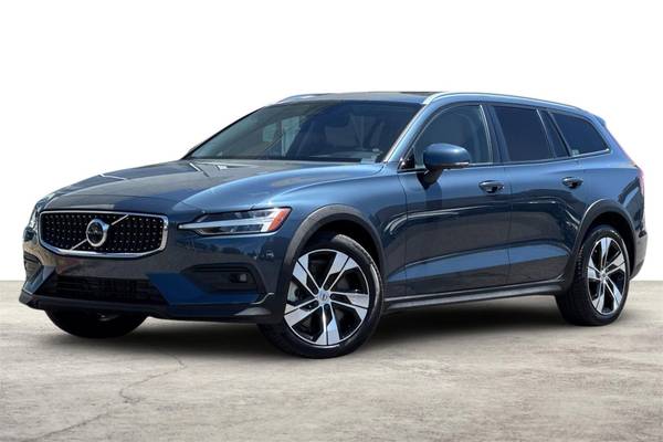 Volvo V60 Cross Country with VIN: YV4L12WY9R2140047
