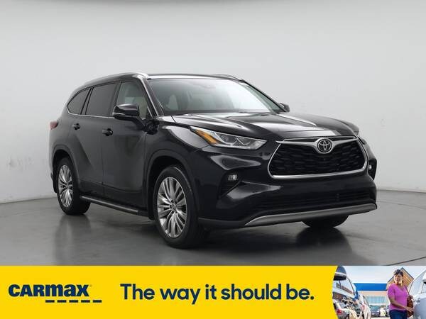 Toyota Highlander with VIN: 5TDFZRAH8NS127608