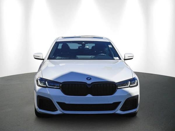 BMW 5 Series with VIN: WBA13AG02NCJ40156