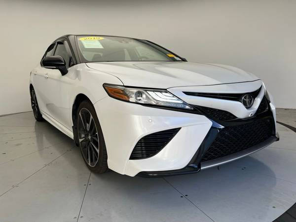 Toyota Camry with VIN: 4T1B61HK8KU206449