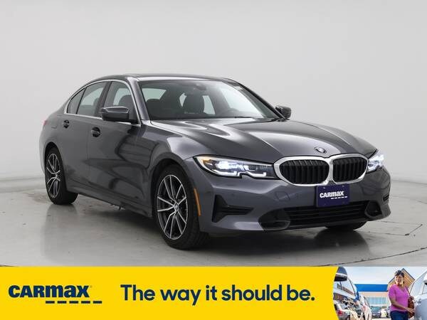 BMW 3 Series with VIN: WBA5R1C57KAK06497