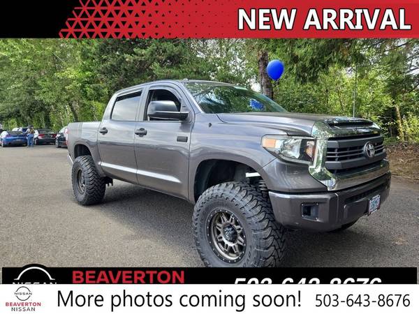 Toyota Tundra with VIN: 5TFDY5F18FX485950