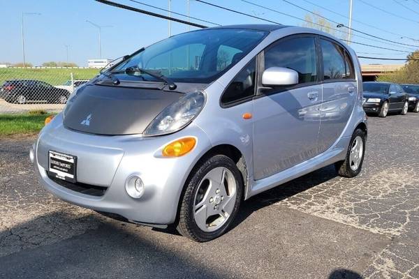 2012 Mitsubishi i-MiEV SE Hatchback