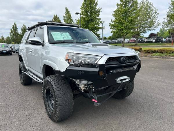 Toyota 4Runner with VIN: JTEBU5JR4K5642987