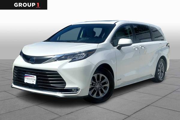 Toyota Sienna with VIN: 5TDYRKEC0MS040525