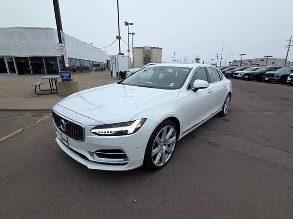 Volvo S90 with VIN: LVY992ML4JP020847