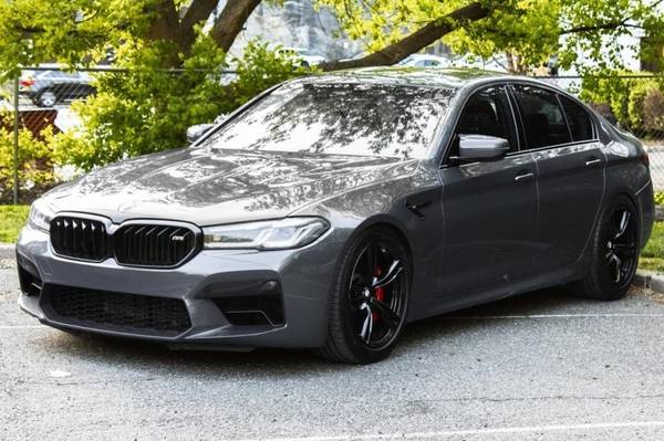 BMW M5 with VIN: WBS83CH07MCF06425