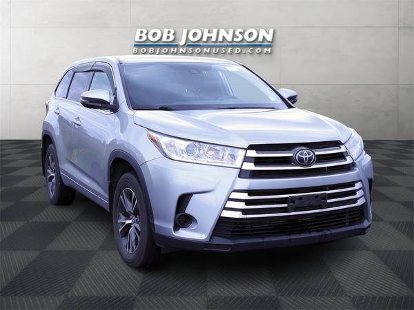 Toyota Highlander with VIN: 5TDBZRFH5JS852813