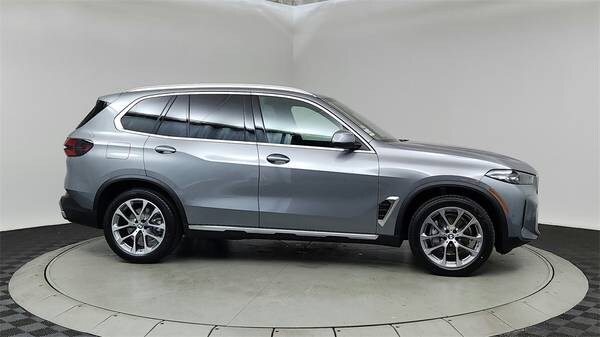BMW X5 with VIN: 5UX23EU07R9V94018