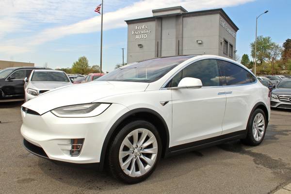 Tesla Model X with VIN: 5YJXCBE26LF300112