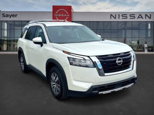 Nissan Pathfinder with VIN: 5N1DR3CC3RC241489