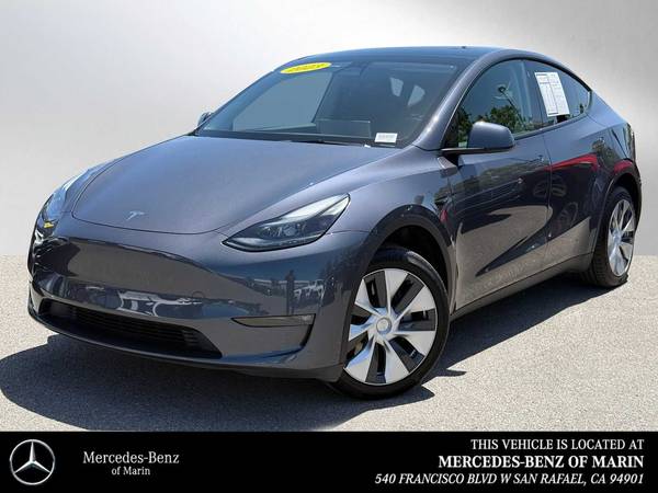 Tesla Model Y with VIN: 7SAYGDEE7PF762508