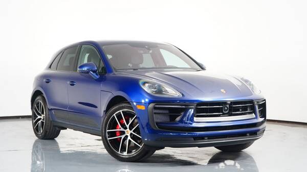 Porsche Macan with VIN: WP1AG2A50RLB35835