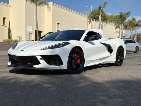 Chevrolet Corvette with VIN: 1G1YC2D40M5125116