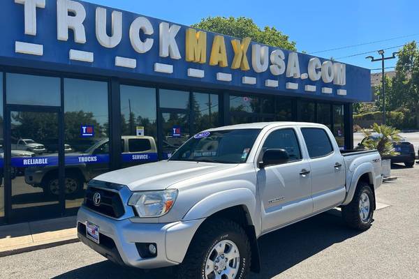 2013 Toyota Tacoma PreRunner V6  Double Cab