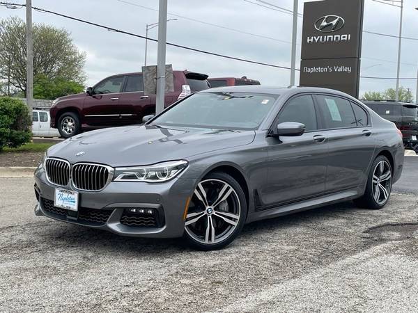 BMW 7 Series with VIN: WBA7F2C59KB239499