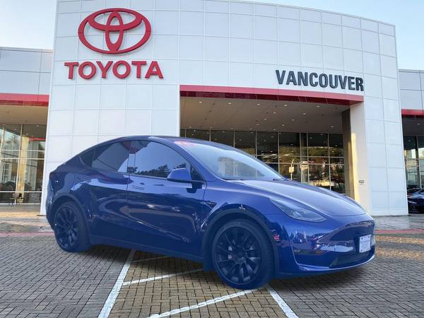 Tesla Model Y with VIN: 7SAYGDEE6PF768252