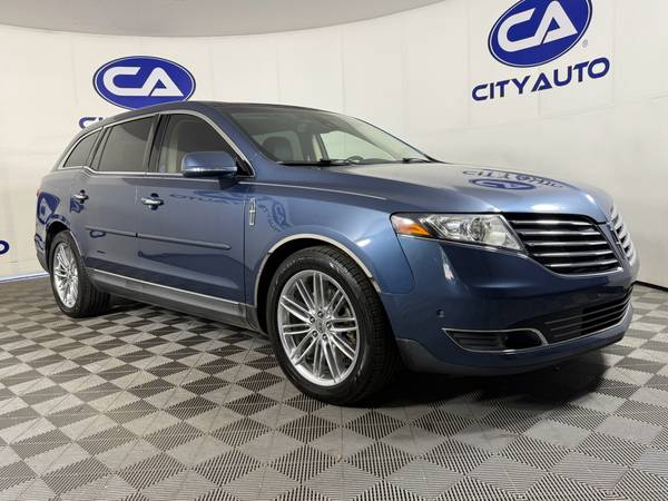 Lincoln MKT with VIN: 2LMHJ5AT4KBL00535