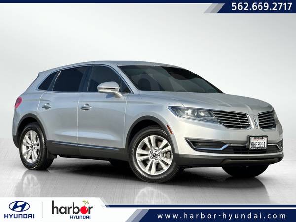 Lincoln MKX with VIN: 2LMPJ6JR4JBL48041