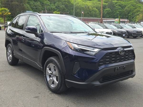 Toyota RAV4 with VIN: 2T3P1RFV0PW357526