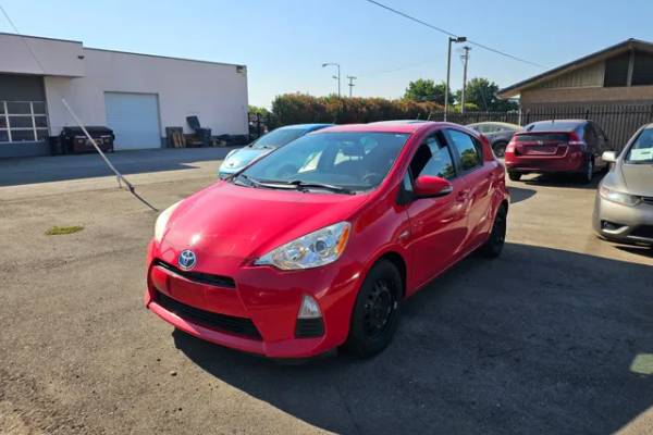 2013 Toyota Prius c Three Hybrid Hatchback