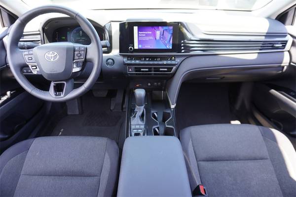 Toyota Camry with VIN: 4T1DAACK4SU042583