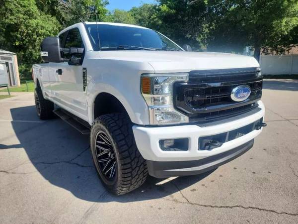 Ford F-250 Super Duty with VIN: 1FT7X2BN1NED45630