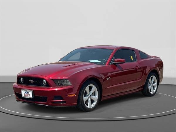 Ford Mustang with VIN: 1ZVBP8CF3E5321542