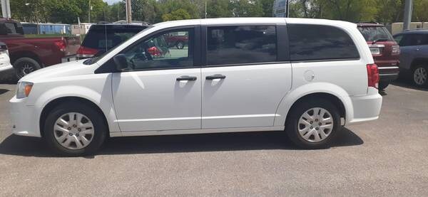 Dodge Grand Caravan with VIN: 2C4RDGBG7KR798987