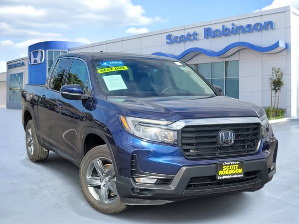 Honda Ridgeline with VIN: 5FPYK3F56PB006213