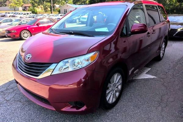 2013 Toyota Sienna LE 7-Passenger