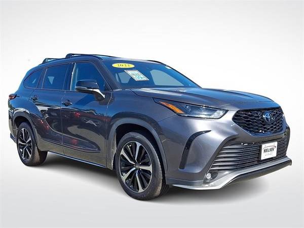 Toyota Highlander with VIN: 5TDJZRBH2NS246683