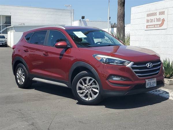 Hyundai Tucson with VIN: KM8J33A40JU790372
