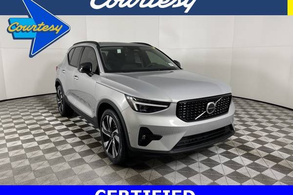 2024 Volvo XC40 B5 Plus Dark