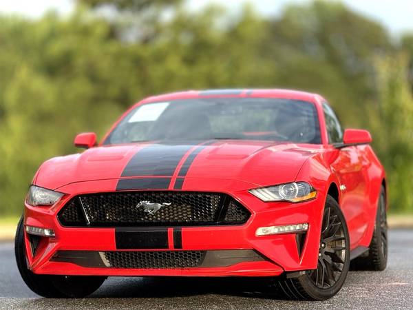 Ford Mustang with VIN: 1FA6P8CF6K5202146
