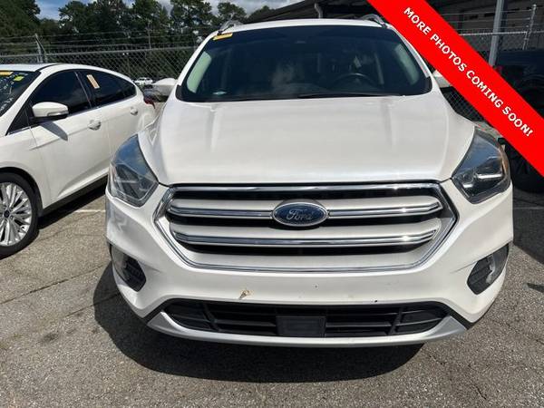 Ford Escape with VIN: 1FMCU0J9XJUC67036