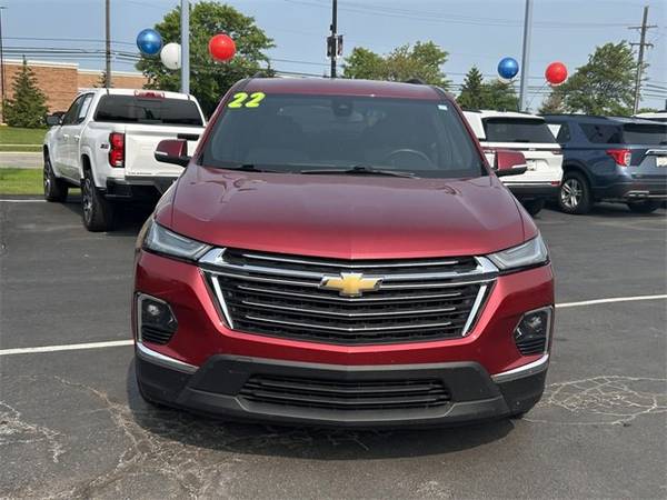 Chevrolet Traverse with VIN: 1GNEVGKW9NJ113214