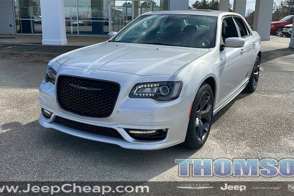 2023 Chrysler 300 Touring L