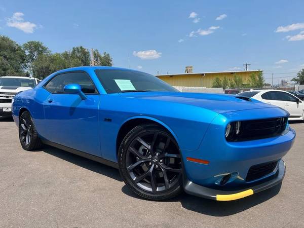 Dodge Challenger with VIN: 2C3CDZBT2PH689031